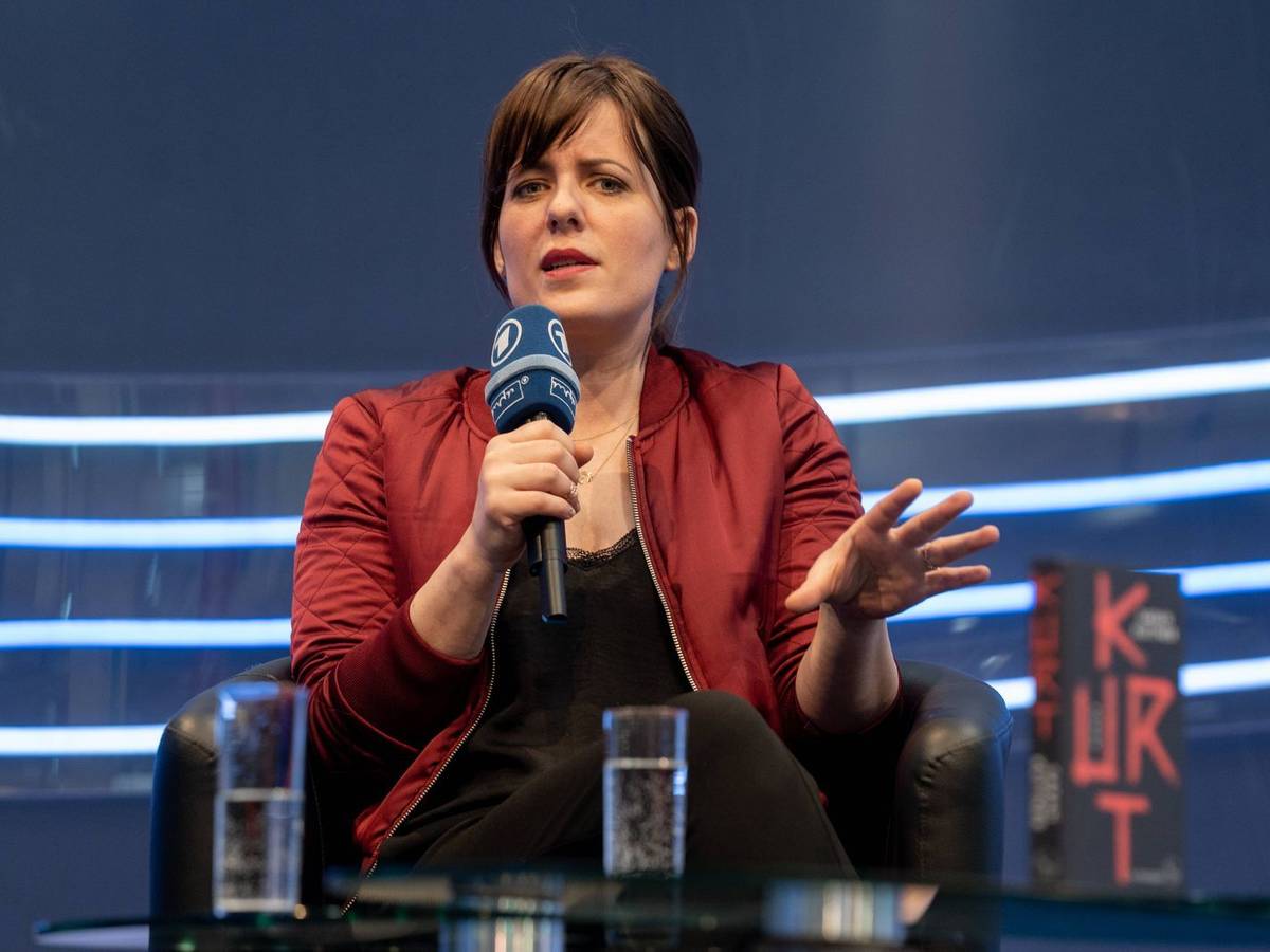 Sarah Kuttner, hier bei der Leipziger Buchmesse 2019, ist an Brustkrebs erkrankt. (Bild: IMAGO / Chris Emil Janßen)