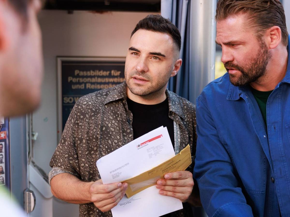 „Unter uns“-Stars Lars Steinhöfel (links) und Richard Lingscheidt: Kommendes Jahr ist bei der RTL-Daily Schluss. (Bild: RTL / Sebastian Meyer)