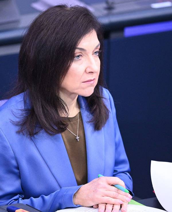 Wirtschaftsministerin Katherina Reiche (CDU) im Bundestag bei der Parlamentsdebatte zur Energieversorgung Deutschlands.
