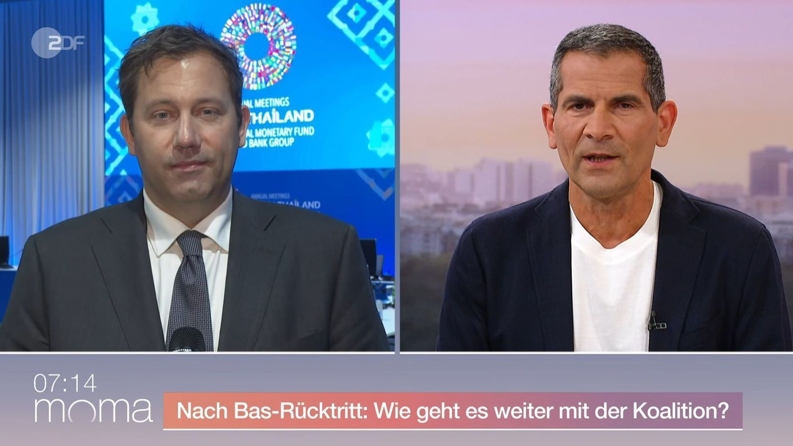 Moma-Moderator Mitri Sirin (rechts) sprach mit SPD-Chef und Vizekanzler Lars Klingbeil, der aus Bangkok zugeschaltet war. (Bild: ZDF)