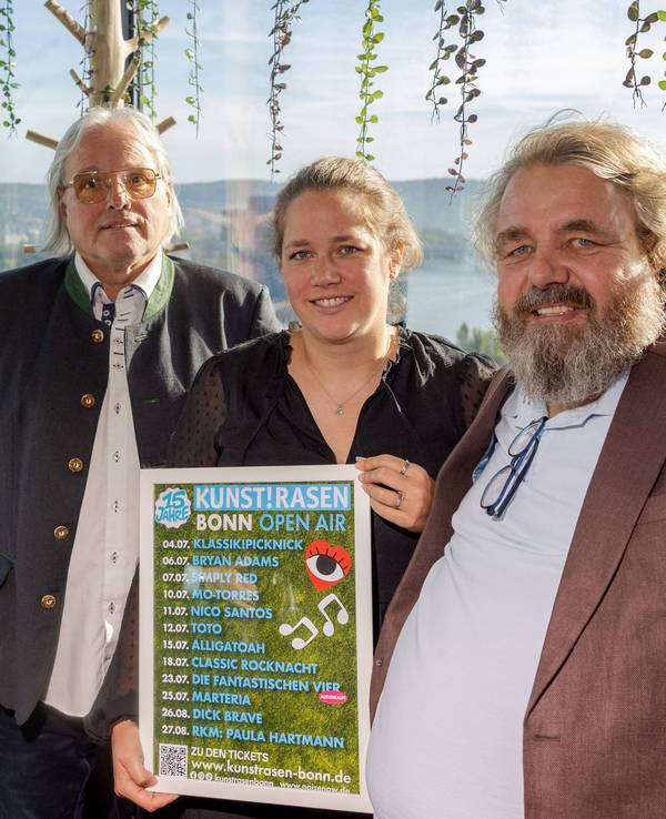 Die KunstRasen-Macher Ernst-Ludwig Hartz, Katrin Wurm und Martin Nötzel stellten das Programm der Open-Air-Saison 2027 in Bonn-Gronau vor.
