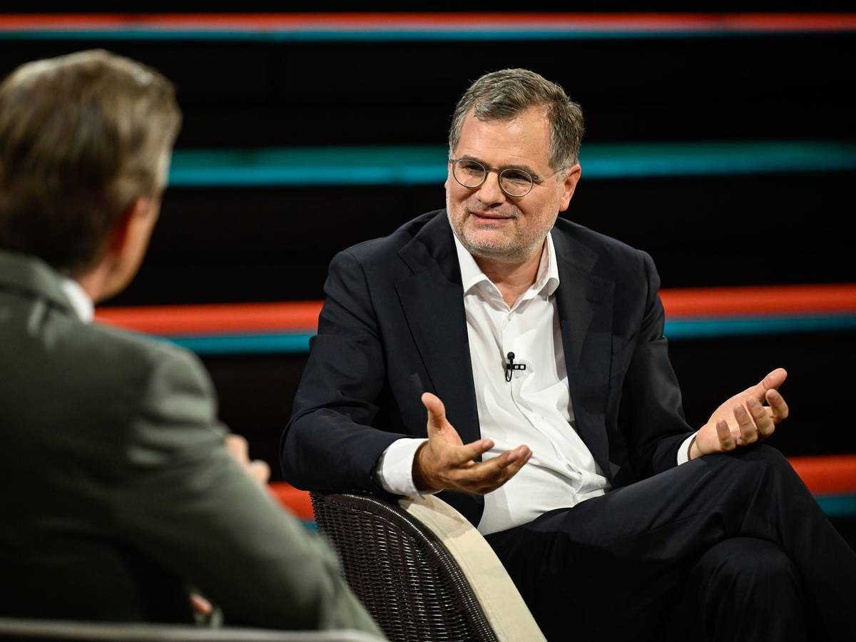 SPD-Politiker Wolfgang Schmidt tat sich am Mittwochabend schwer, die Spitze seiner Partei zu kritisieren. (Bild: ZDF / Markus Hertrich)