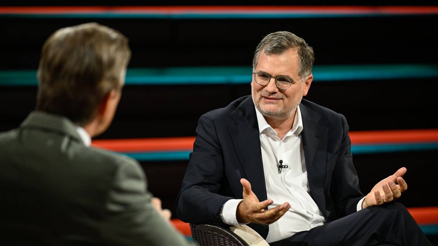 SPD-Politiker Wolfgang Schmidt tat sich am Mittwochabend schwer, die Spitze seiner Partei zu kritisieren. (Bild: ZDF / Markus Hertrich)
