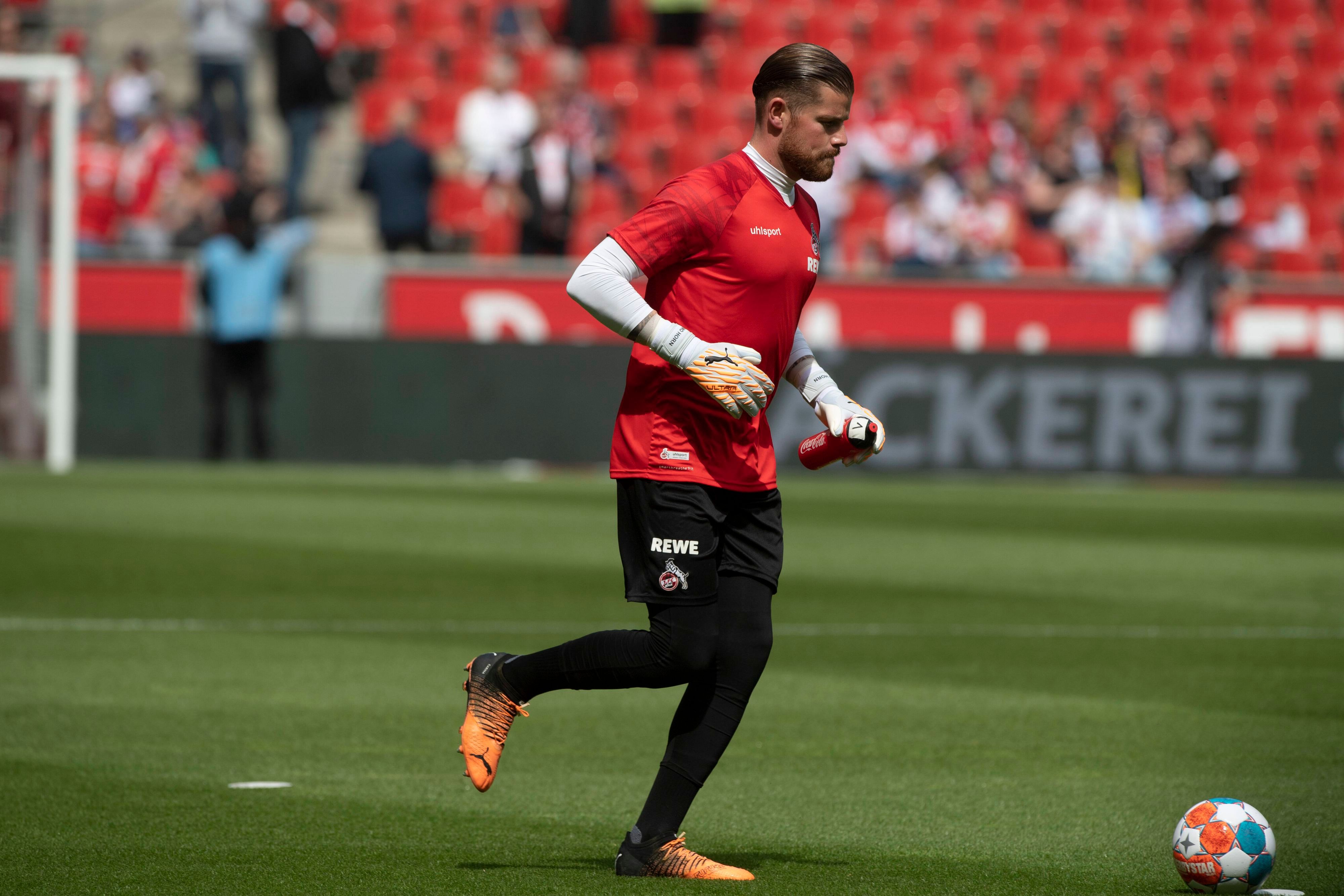 Timo Horn beim Aufwärmtraining