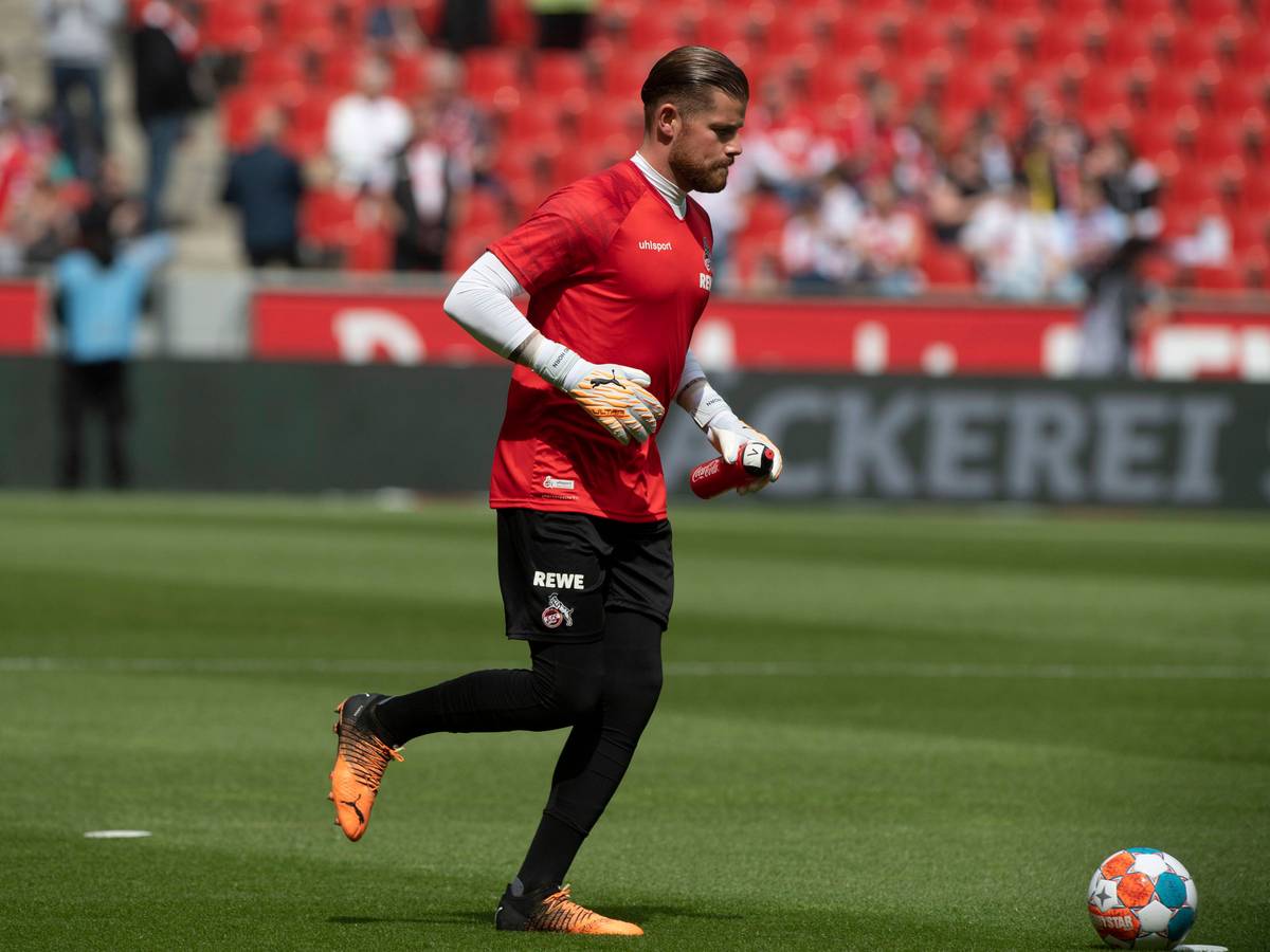 Timo Horn beim Aufwärmtraining