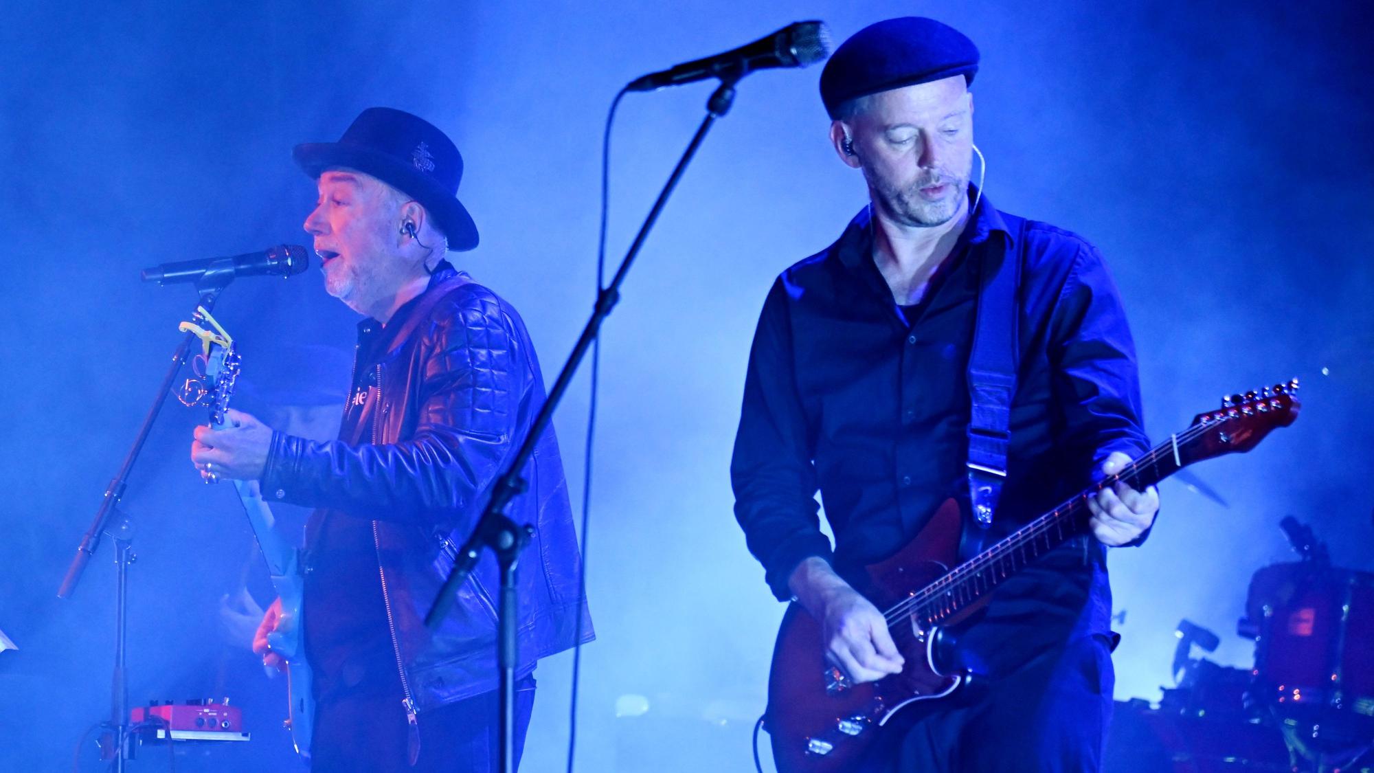 Die britische Rockgruppe Fischer-Z bei ihrem Konzert im Tanzbrunnen.