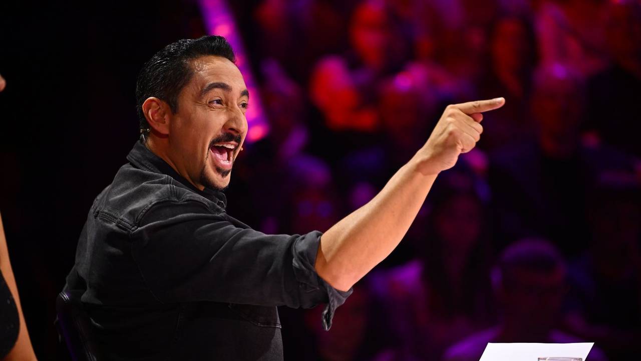Hab dich! Rategast Eko Fresh (Bild) hatte im Halbfinale von „The Masked Singer“ einen sensationellen Promi-Verdacht. Er vermutete unter einer der Masken Politiker Jens Spahn. (Bild: Joyn/Willi Weber)