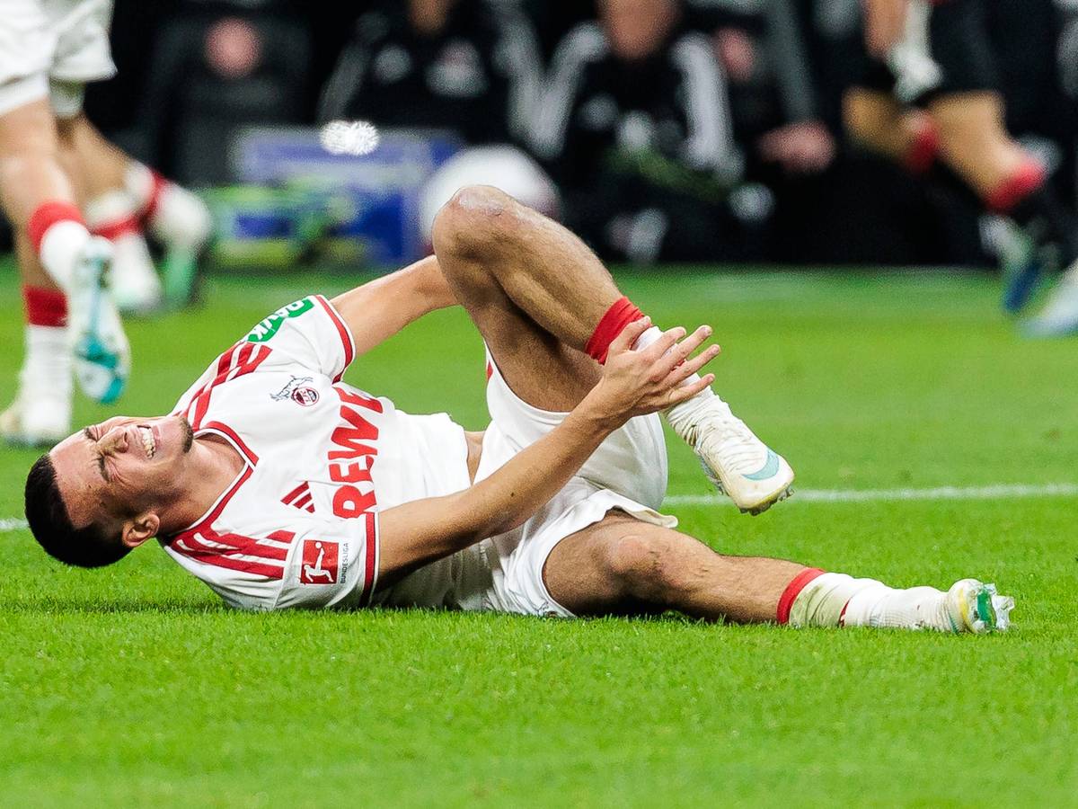 Said El Mala (1. FC Köln) wälzt sich am Boden beim 0:1 in Frankfurt.