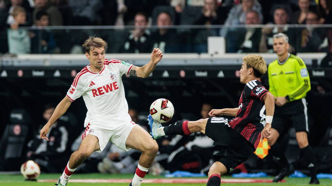 Ritsu Doan (Eintracht Frankfurt) gegen Borna Sosa (1. FC Köln).