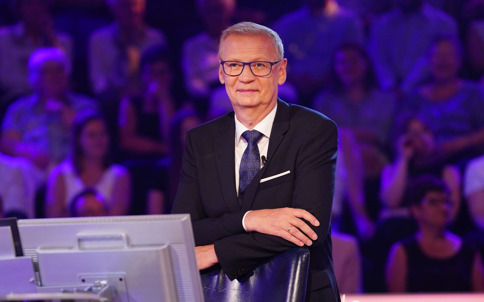 Günther Jauch hatte bei „Wer wird Millionär?“ einiges an Regelchaos wegzumoderieren. (Bild: RTL / Stefan Gregorowius)