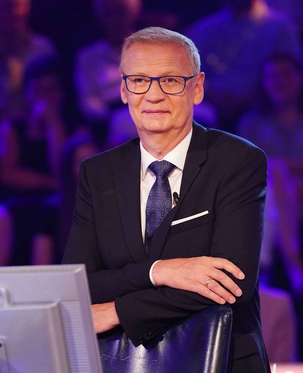 Günther Jauch hatte bei „Wer wird Millionär?“ einiges an Regelchaos wegzumoderieren. (Bild: RTL / Stefan Gregorowius)
