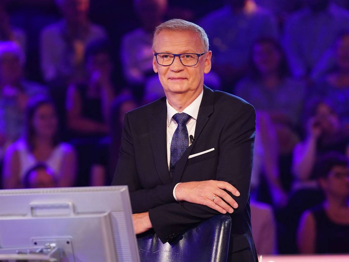 Günther Jauch hatte bei „Wer wird Millionär?“ einiges an Regelchaos wegzumoderieren. (Bild: RTL / Stefan Gregorowius)