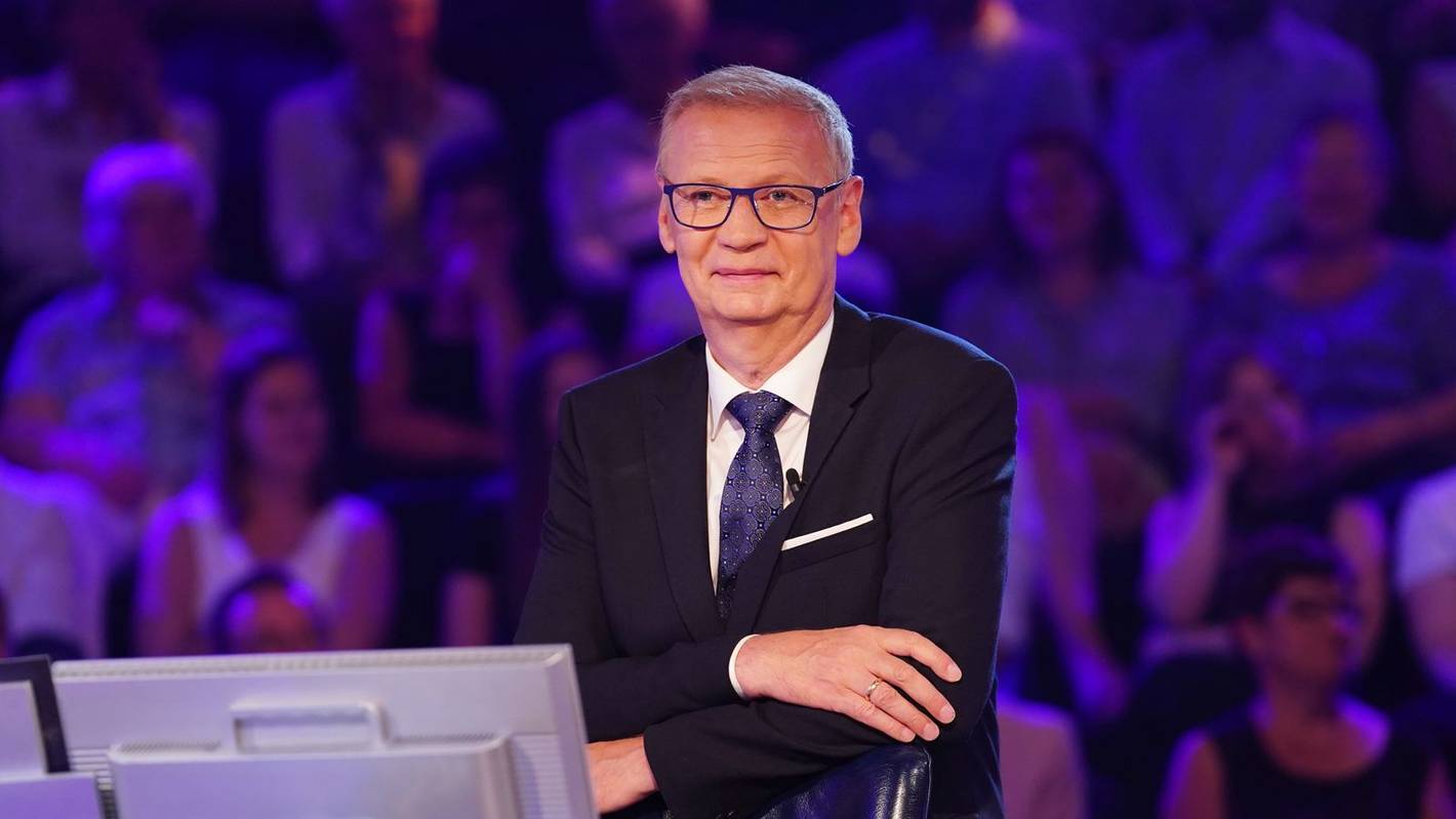 Günther Jauch hatte bei „Wer wird Millionär?“ einiges an Regelchaos wegzumoderieren. (Bild: RTL / Stefan Gregorowius)