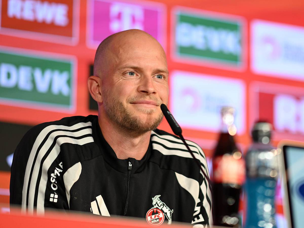 René Wagner auf einer Pressekonferenz.