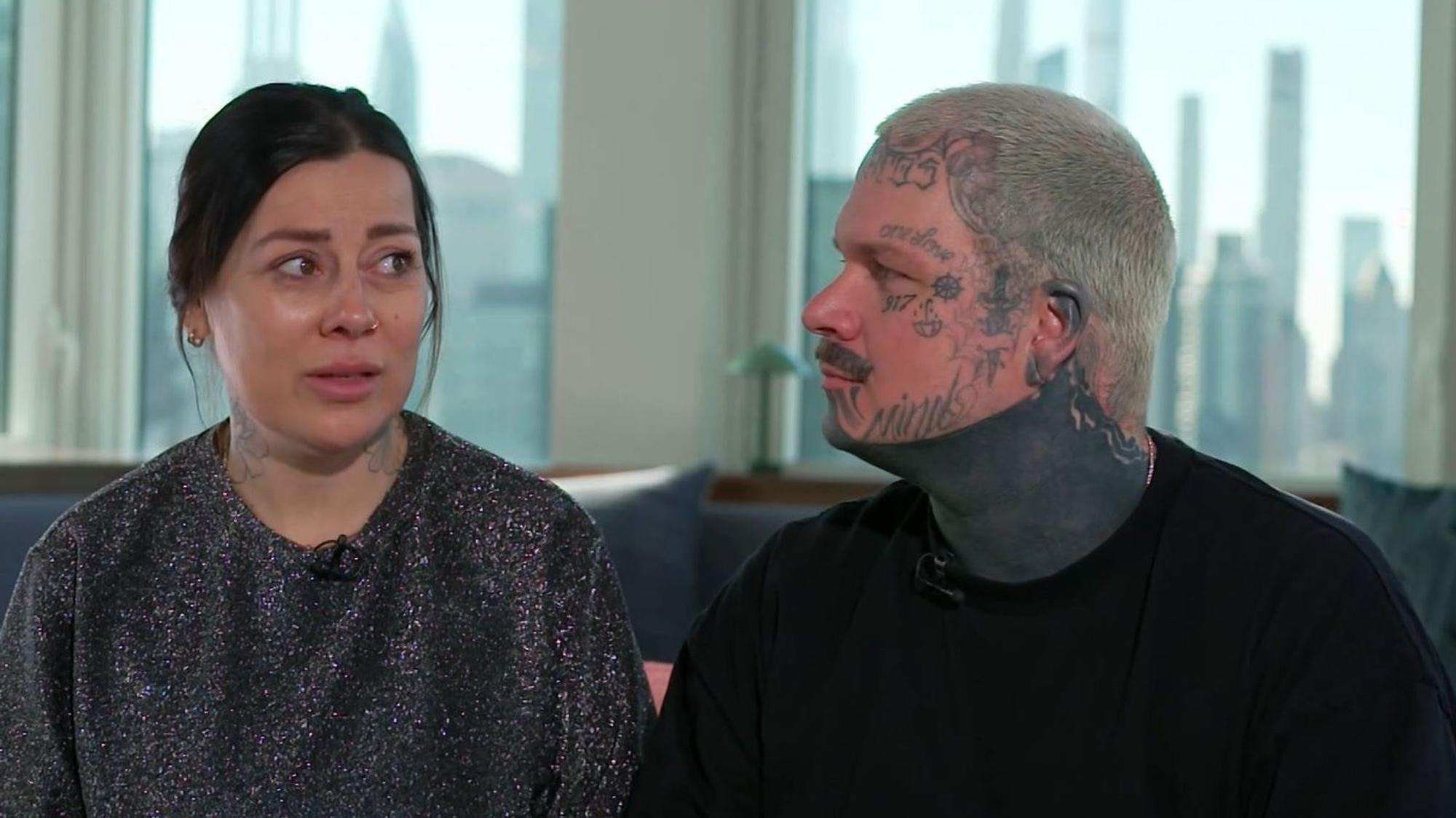 Statt im erträumten Penthouse in einer schicken kleinen Studiowohnung: Enna und Fabian fühlen sich wohl in New York. (Bild: RTL)