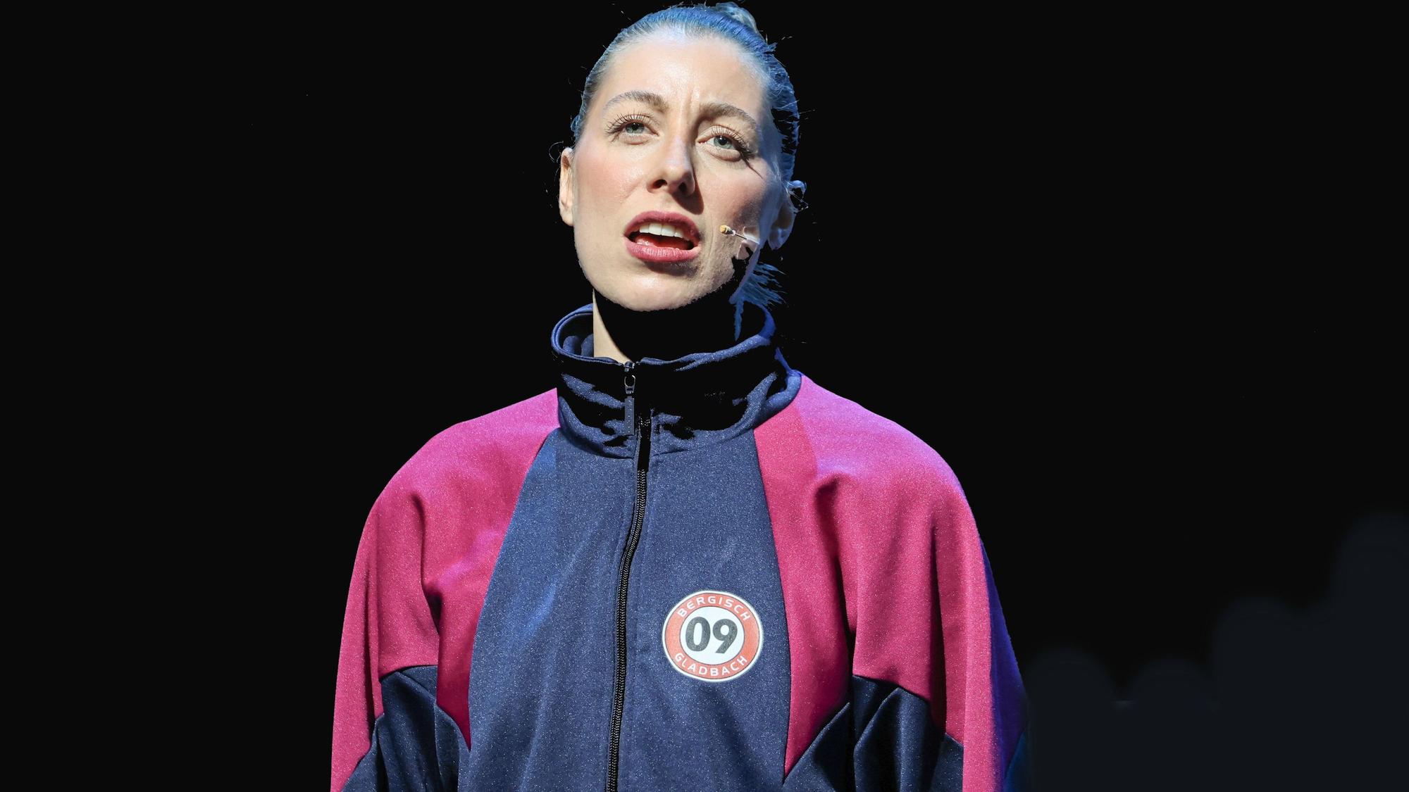 Antonia Kalinowski als Conny in „Kick like a Woman“.