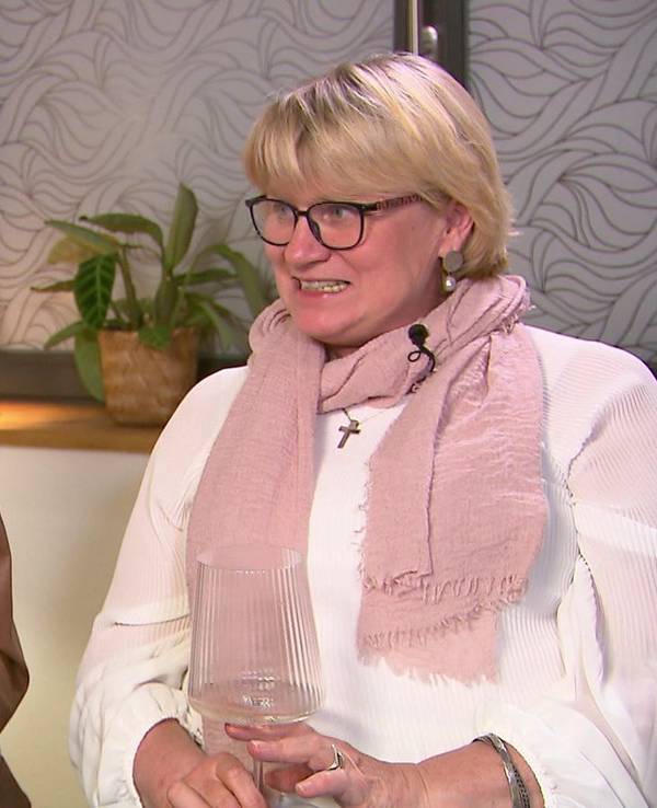 Sarah (rechts) wird nie Risotto-Fan, Susu schon eher. (Bild: RTL)
