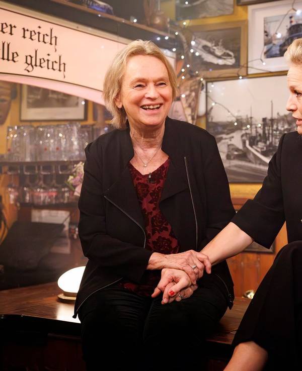 Elke Heidenreich äußerte sich bei „Inas Nacht“ zum Thema Gendern. (Bild: NDR/ Morris Mac Matzen)