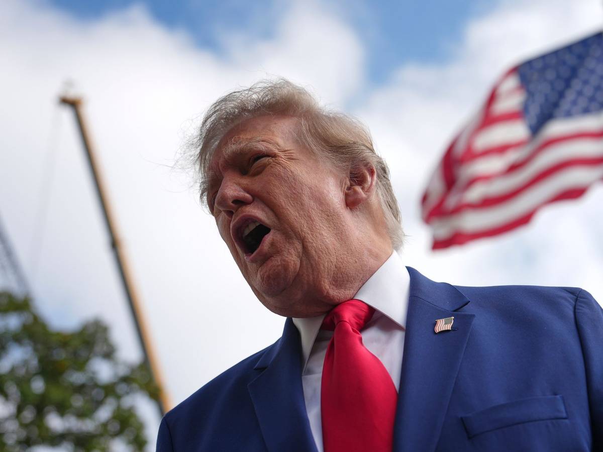 US-Präsident Trump redet.