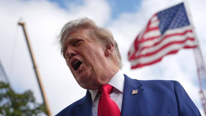US-Präsident Trump redet.