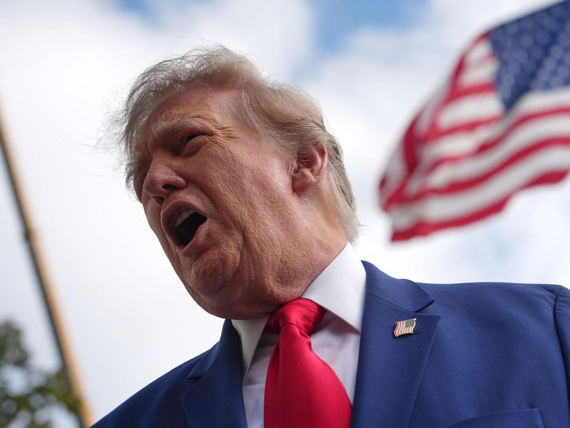 US-Präsident Trump redet.
