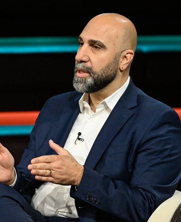 Extremismusforscher Ahmad Mansour sah bei „Markus Lanz“ große Gefahren im Bereich der sozialen Medien. (Bild: ZDF / Markus Hertrich)