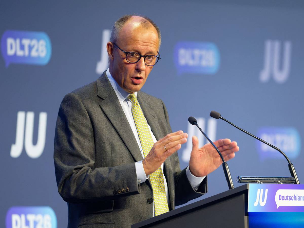 Den Delegierten der Jungen Union versprach Kanzler Merz eine vollständige Umsetzung des Rentenkompromisses mit der SPD vom Juli.