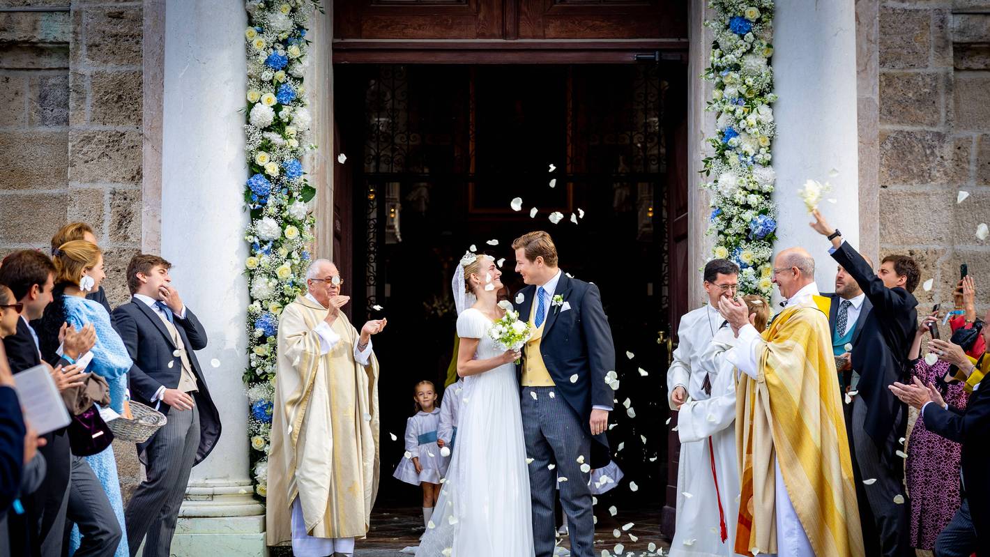 17-10-2026 Germany Wedding of Duchess Pauline of Wurttemberg and Count Constantin zu Konigsegg-Aulendorf in the former monastery church of St. Quirinus in Tegernsee. PUBLICATIONxINxGERxSUIxAUTxONLY Copyright: xPPEx