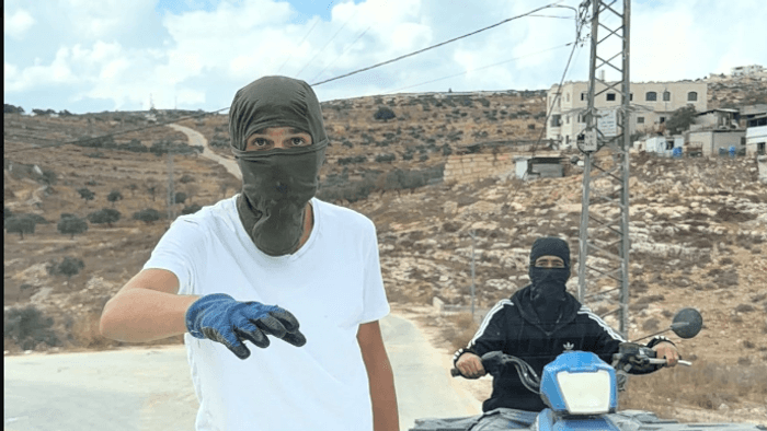 Maskierte israelische Siedler haben in Taybeh einen Autokonvoi europäischer Diplomaten angegriffen.
