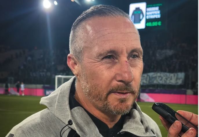 Christian Schaider mit blutiger Nase im Interview.
