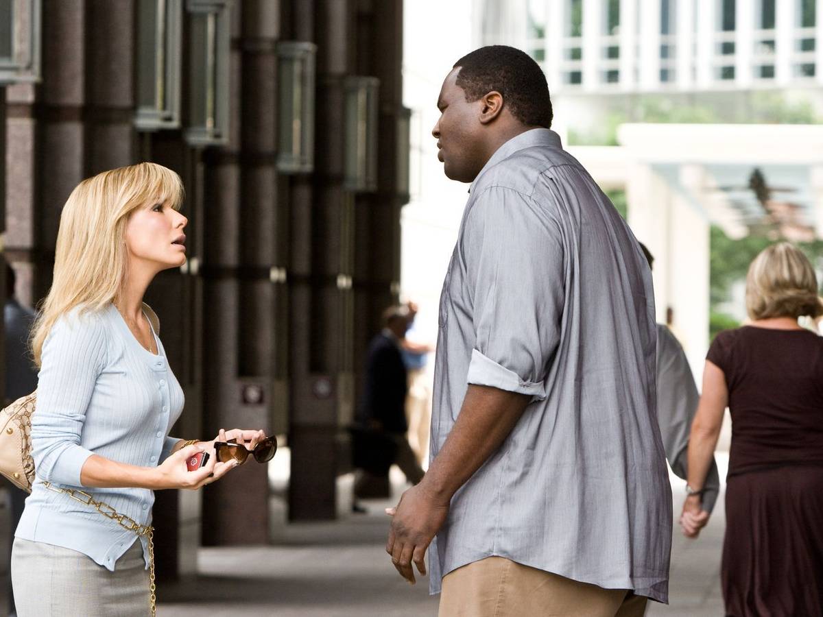 „Blind Side - Die große Chance“ erzählt von einem jungen übergewichtigen Mann (Quinton Aaron), der mit der Hilfe einer ihm zunächst völlig fremden Familie zum Sportstar aufsteigt. (Bild: RTL / Alcon Film Fund, LLC.)