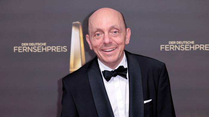 Bernhard Hoëcker beim Deutschen Fernsehpreis 2026 in Köln