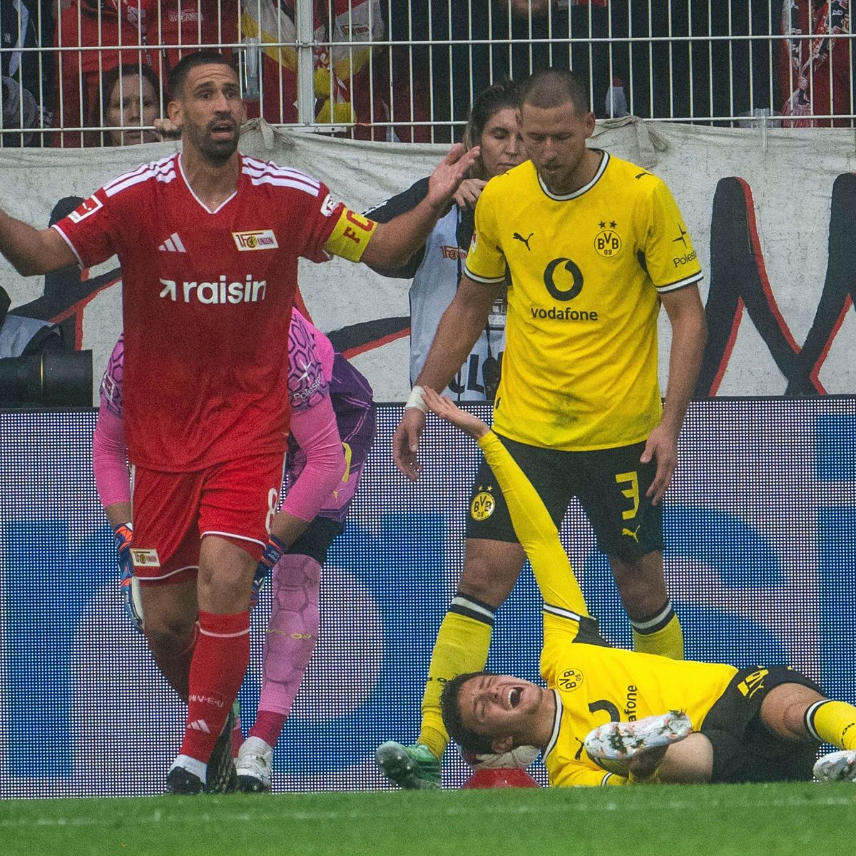 BVB-Schock: Wieder Sorgen um Karetsas – Schlotterbeck reagiert sofort