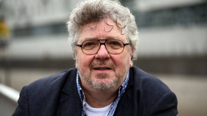 Michael Schanze steht bei einer Veranstaltung in Köln 2016.