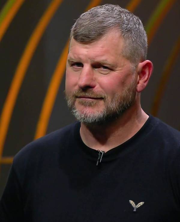 Steffen Baumgart überrascht mit seinem Auftritt bei „Die Höhle der Löwen“. (Bild: RTL)