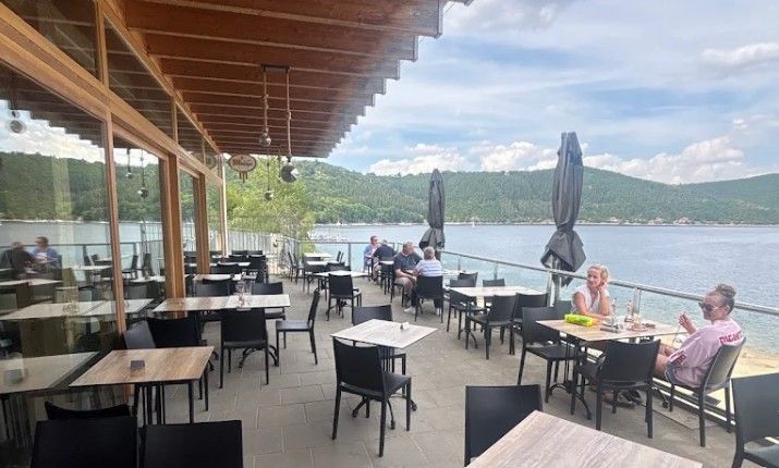 Der Beach Club Eifel in Eschauel verfügt auch über ein wetterunabhängiges Restaurant.