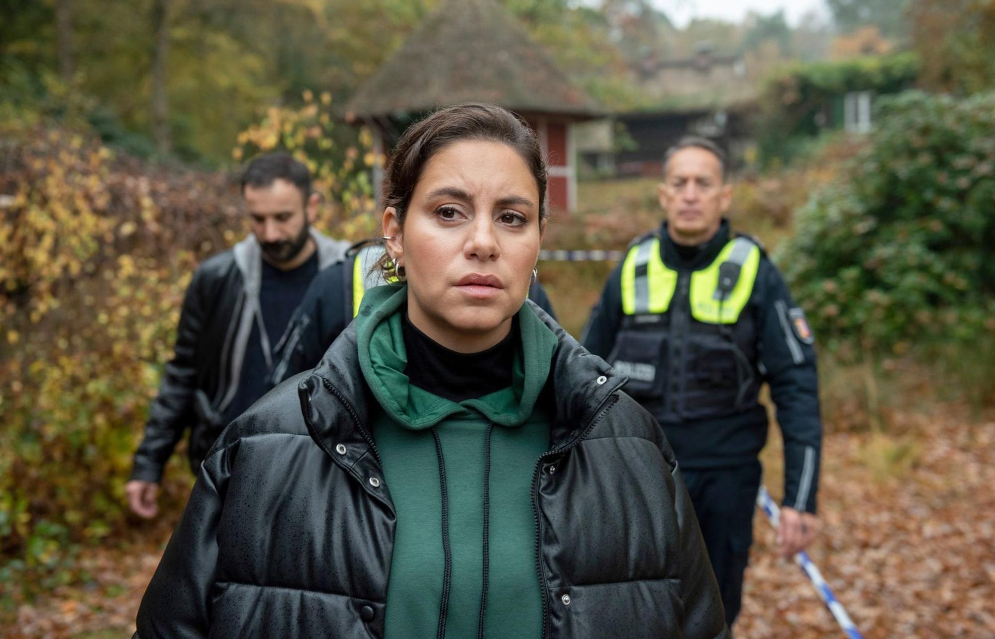 Mila Sahin (Almila Bagriacik) wird zu einem für sie sehr schwierigen Tatort gerufen. (Bild: NDR/Thorsten Jander)