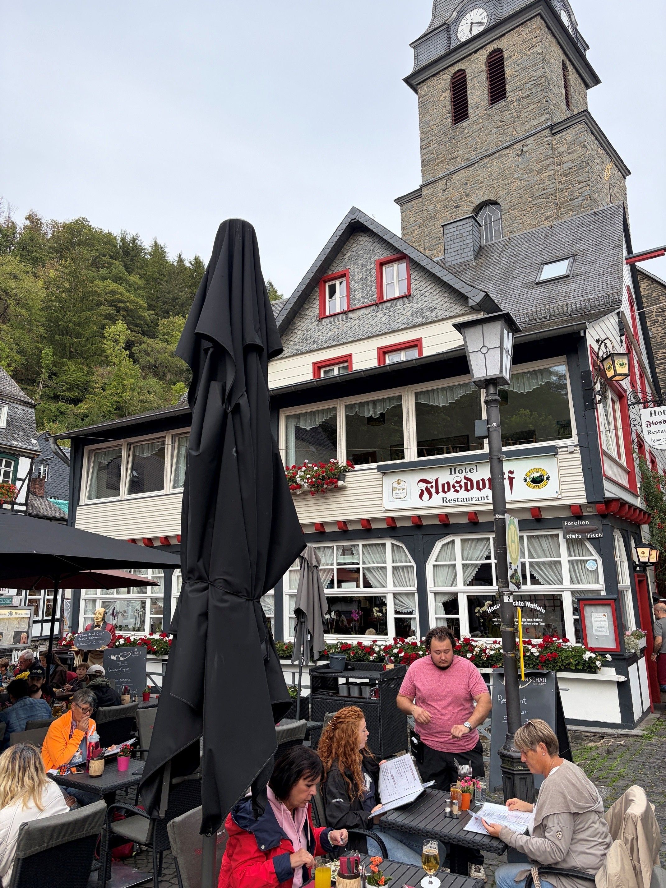 Lecker speisen im Haus Flosdorff auf dem Monschauer Marktplatz