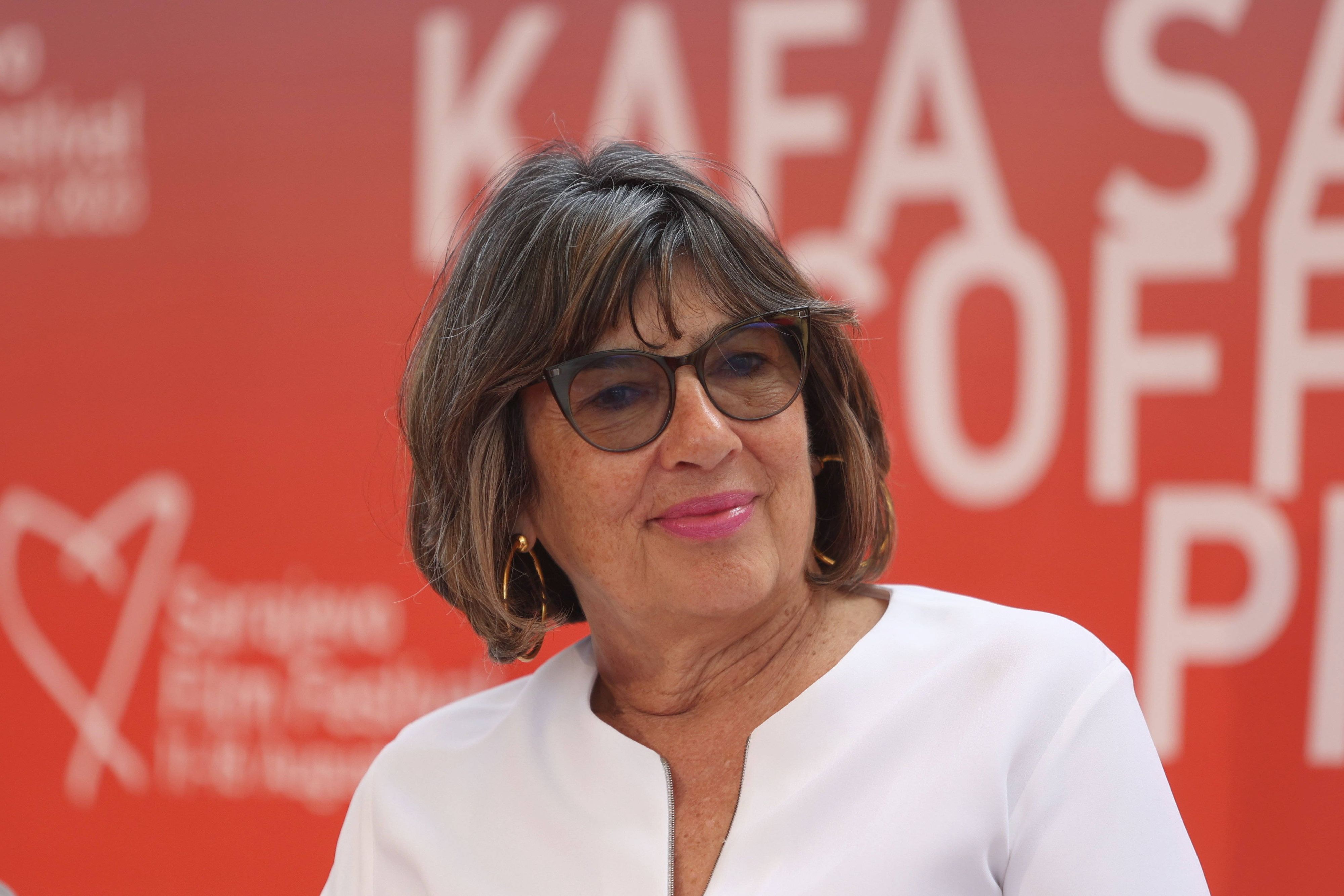 Christiane Amanpour bei einer Podiumsdiskussion.