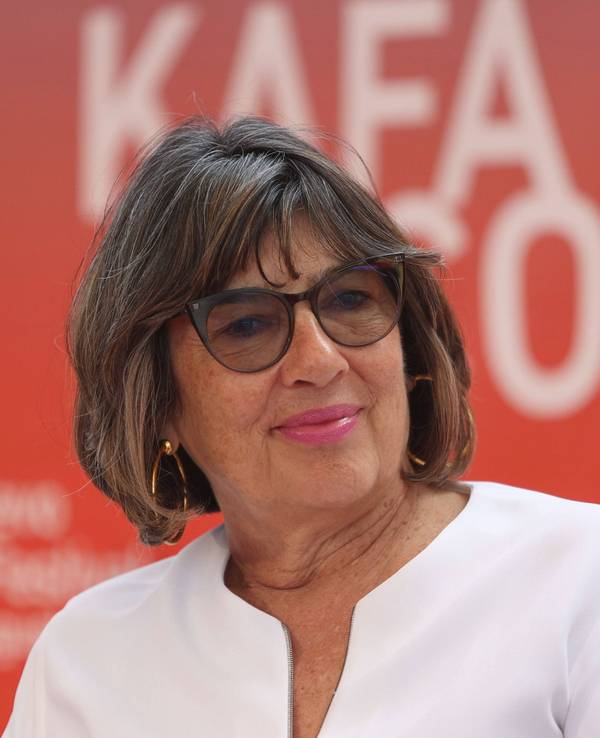 Christiane Amanpour bei einer Podiumsdiskussion.