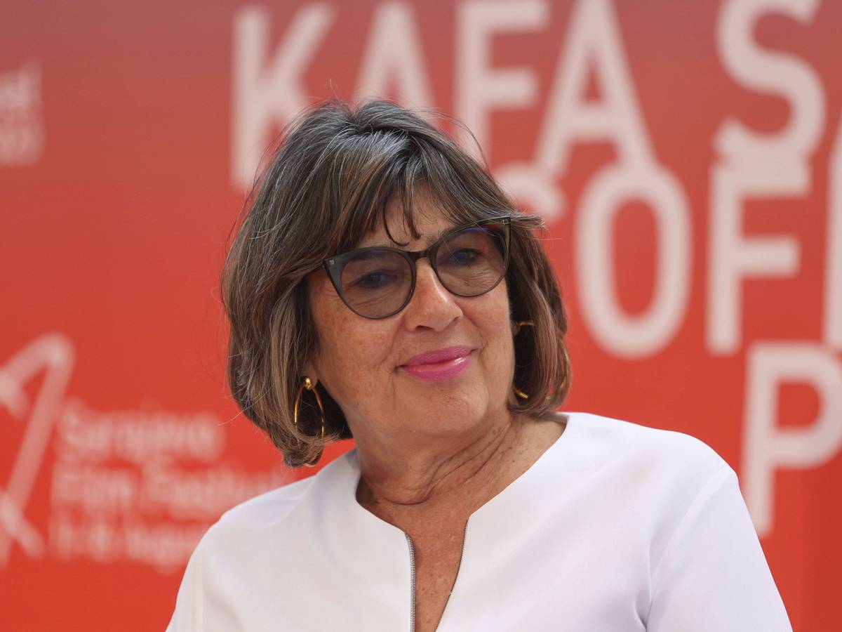 Christiane Amanpour bei einer Podiumsdiskussion.