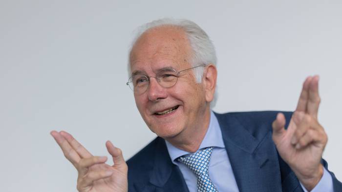 Moderator und Schauspieler Harald Schmidt hat seinen Jaguar verschenkt.