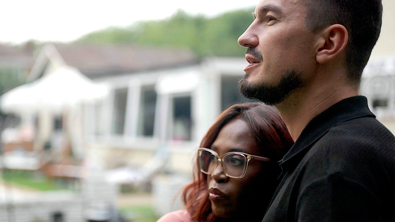 Motsi Mabuse und Ehemann Evgenij Voznyuk: In der ARD-Serie „Motsi & Oti - Meet the Mabuses“ gibt die Familie Einblicke in ihr Leben. (Bild: WDR/ ITV Studios Germany)