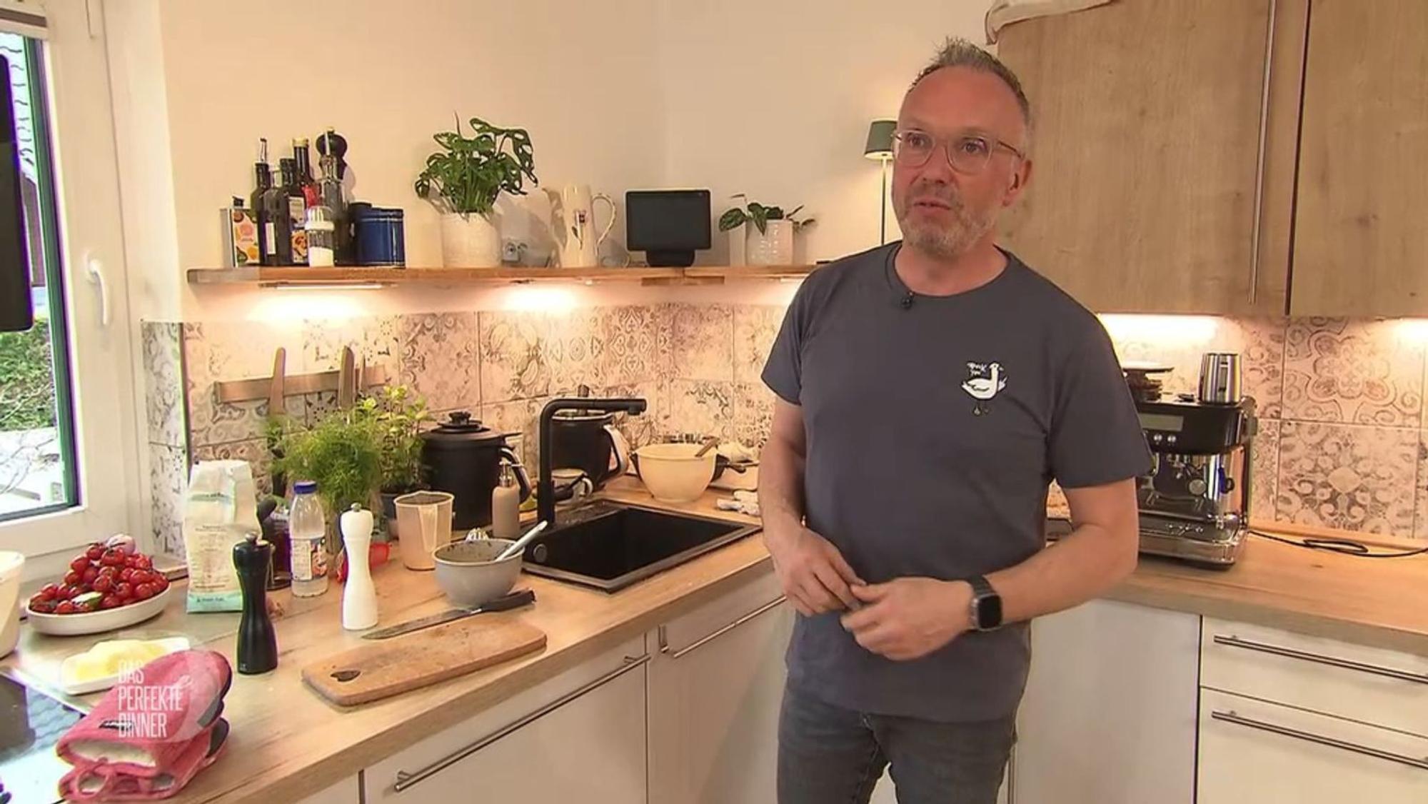 Andreas kocht mit Leidenschaft, da muss es ja gut werden.
(Bild: RTL)