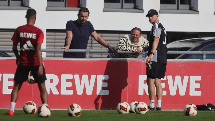 Thomas Kessler, Tim Steidten und René Wagner am Geißbockheim.