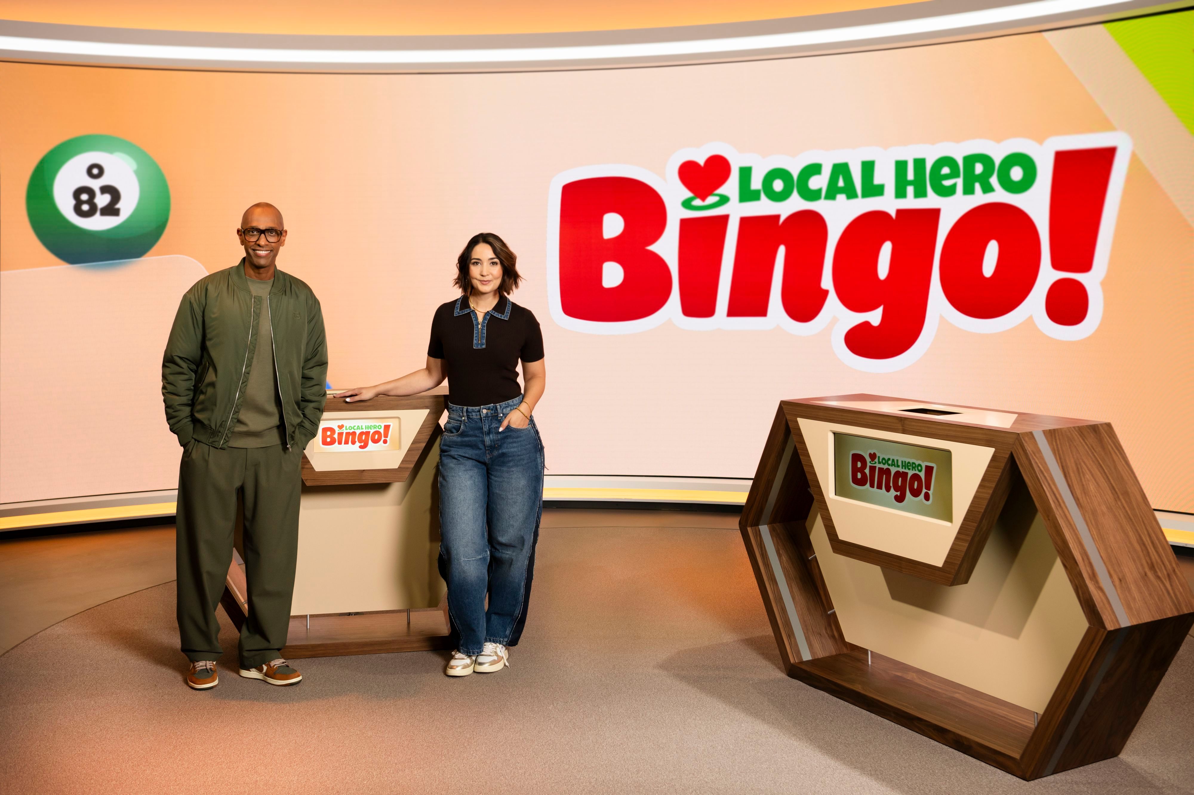 Szene aus der „Local Hero Bingo!-Show“ mit Moderator Amiaz Habtu (links).