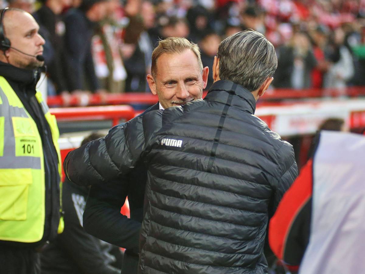 Mauro Lustrinelli und Niko Kovac begrüßen sich.