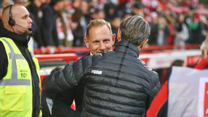 Mauro Lustrinelli und Niko Kovac begrüßen sich.