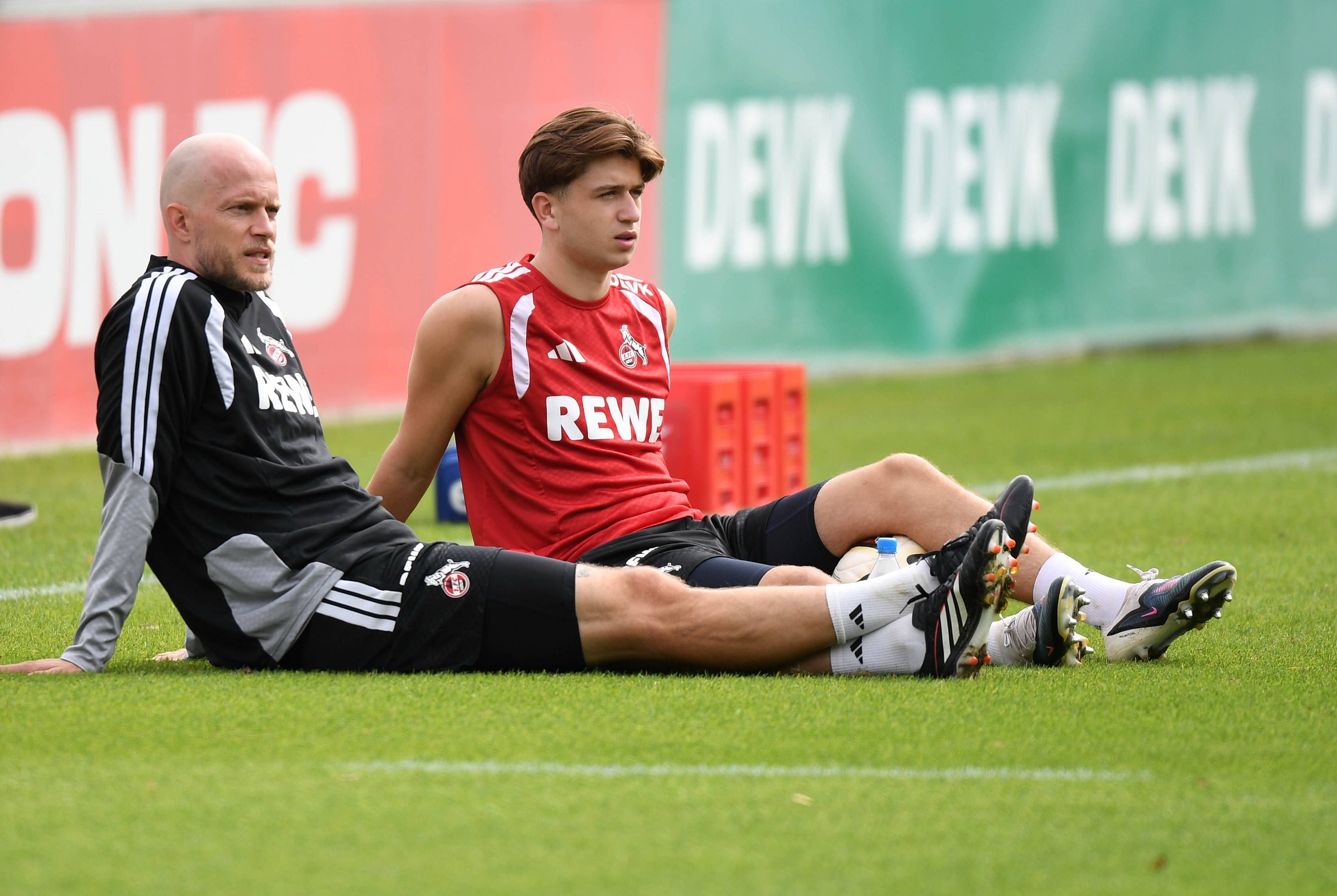 Trainer René Wagner musste im Sommer lange auf seinen Wunschspieler Mikey Moore warten; der Kölner Kader wurde erst spät fertig.