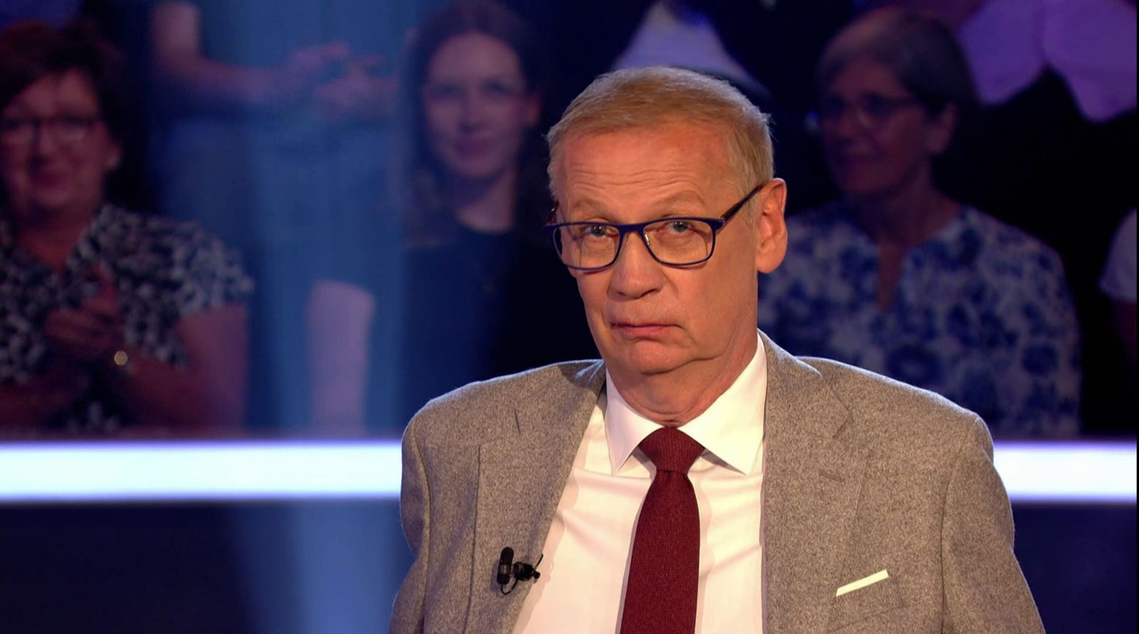 Günther Jauch zeigte sich bei „Wer wird Millionär?“ (RTL) sarkastisch-kritisch gegenüber dem türkischen Strafrecht.  (Bild: RTL)